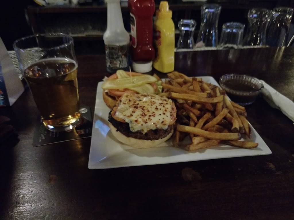 Abbey Road Pub & Patio | restaurant | 3200 Erin Mills Pkwy, Mississauga, ON L5L 1W8, Canada | 9056089603 OR +1 905-608-9603