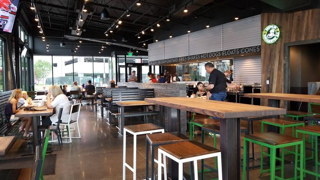 Shake Shack | restaurant | 850 W Big Beaver Rd, Troy, MI 48084, USA | 2488171529 OR +1 248-817-1529