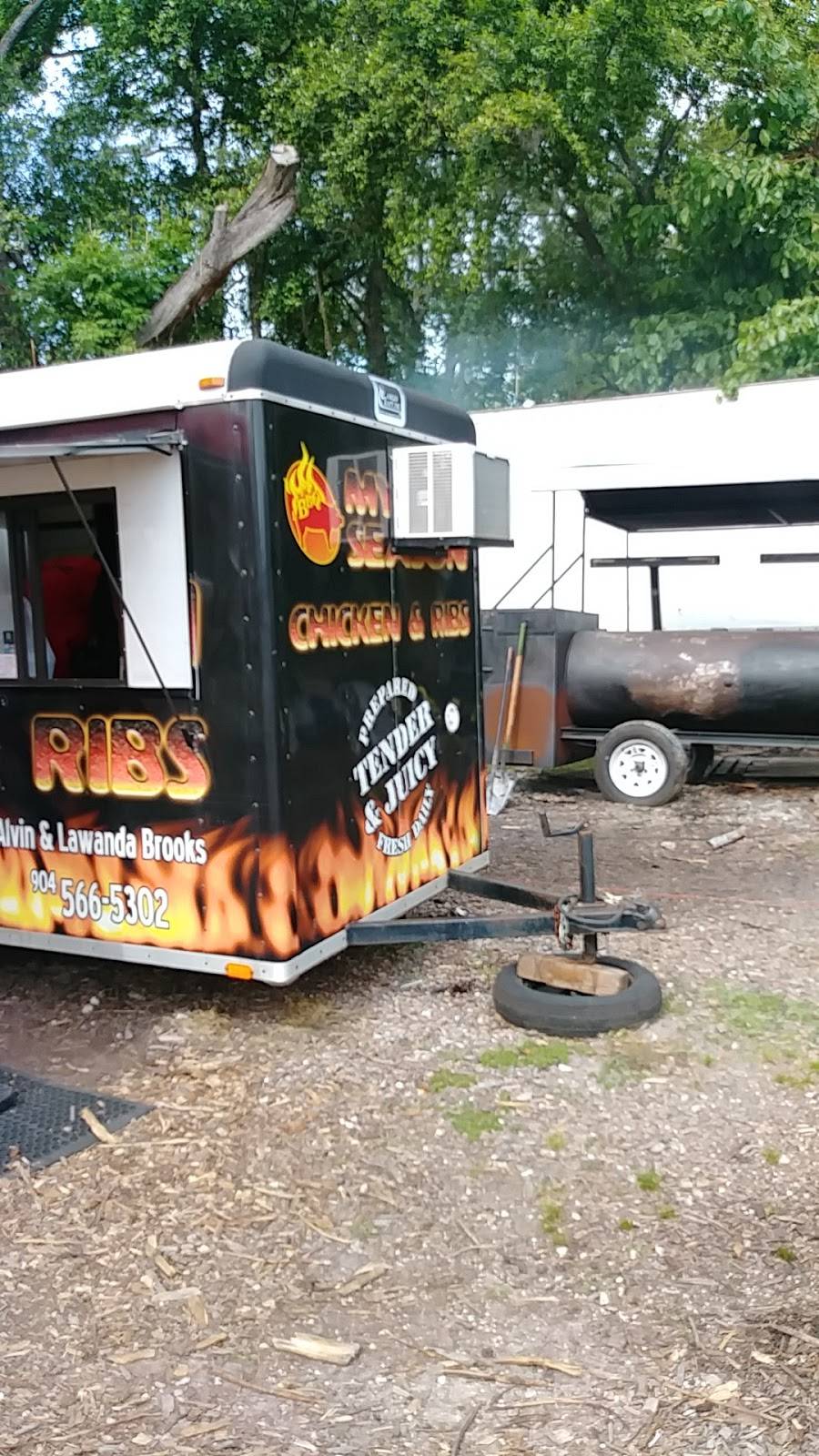 My season chicken and ribs | restaurant | 2971 Blake Ave, Jacksonville, FL 32218, USA | 9045665302 OR +1 904-566-5302