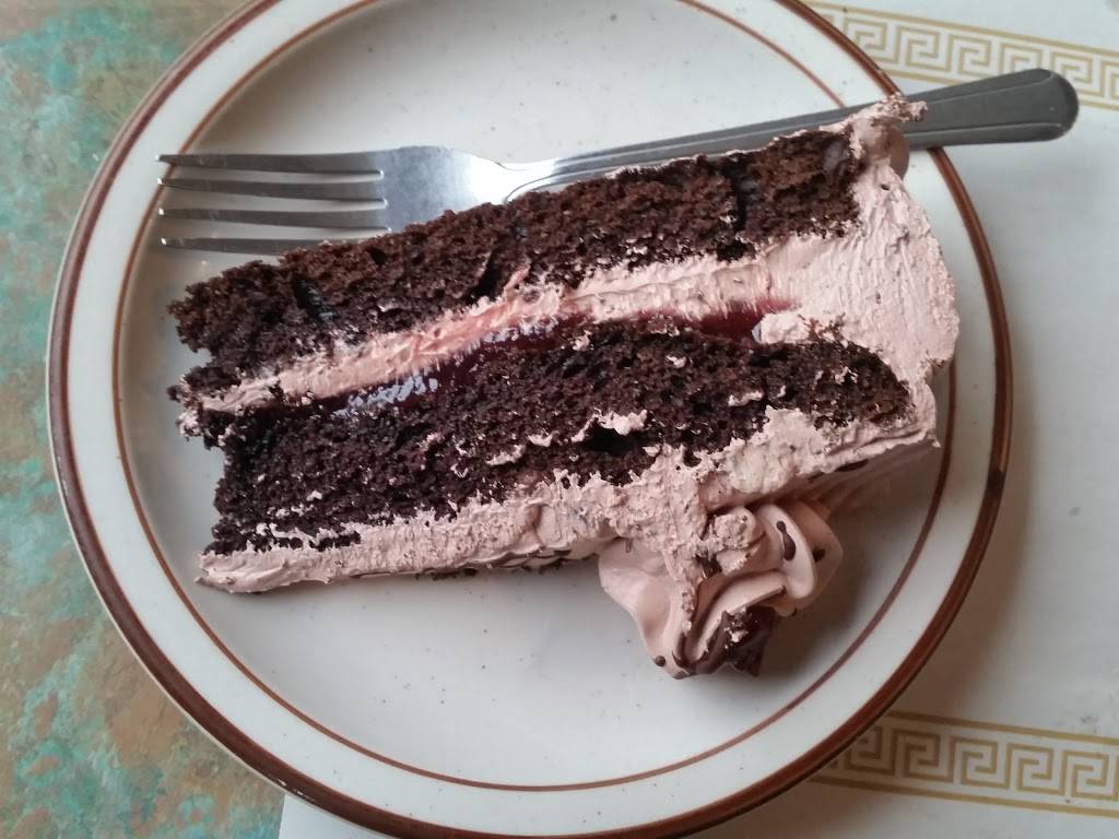 Sunset Family Restaurant | restaurant | 535 W Sunset Dr, Waukesha, WI 53189, USA | 2625249555 OR +1 262-524-9555