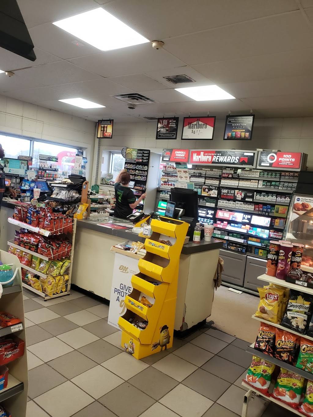7-Eleven | bakery | 1110 Henderson Ave, Palacios, TX 77465, USA | 3619722324 OR +1 361-972-2324