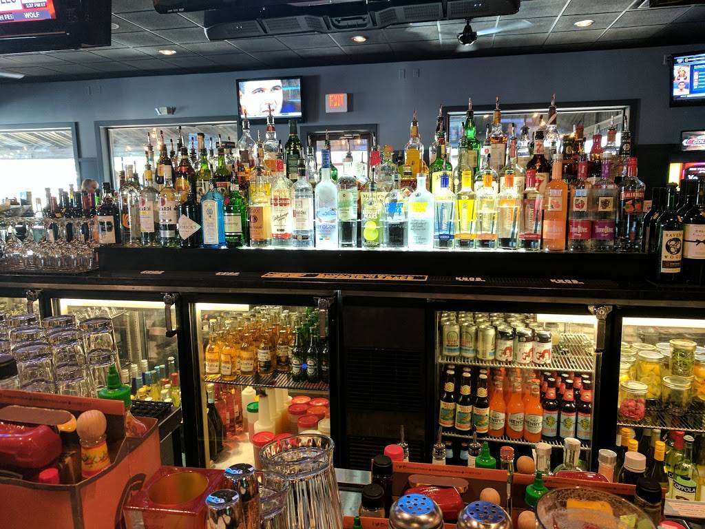 Gilroys Kitchen + Pub + Patio | restaurant | 1238 8th St, West Des Moines, IA 50265, USA | 5158091727 OR +1 515-809-1727