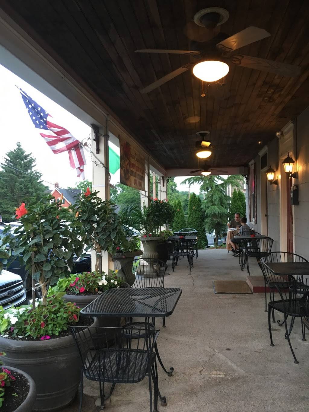 Ottsville Inn | restaurant | 245 Durham Rd, Ottsville, PA 18942, USA | 6108475463 OR +1 610-847-5463