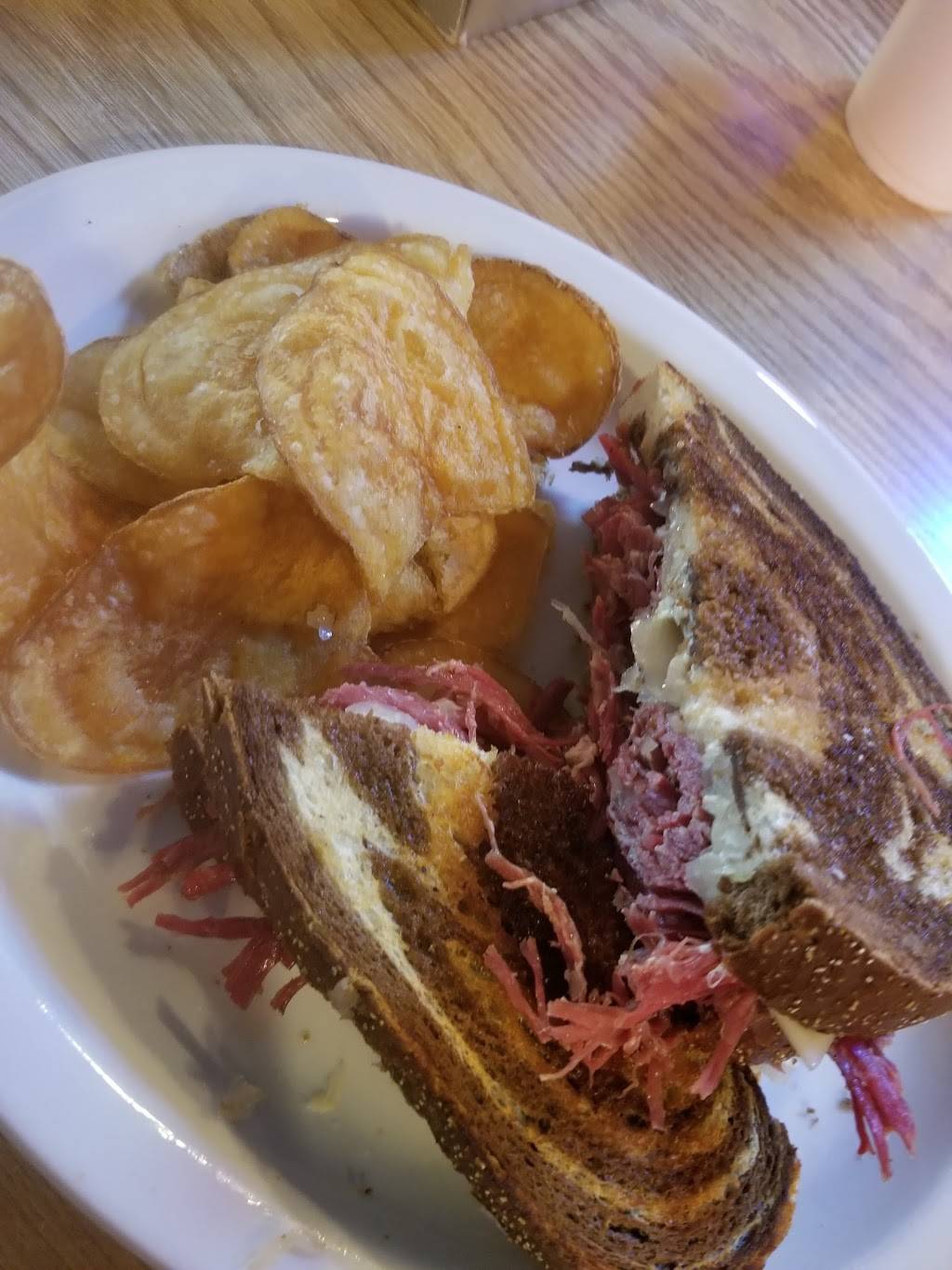 Reds Bar & Grill | restaurant | 127 E Railroad St, Sheffield, IL 61361, USA | 8154548023 OR +1 815-454-8023