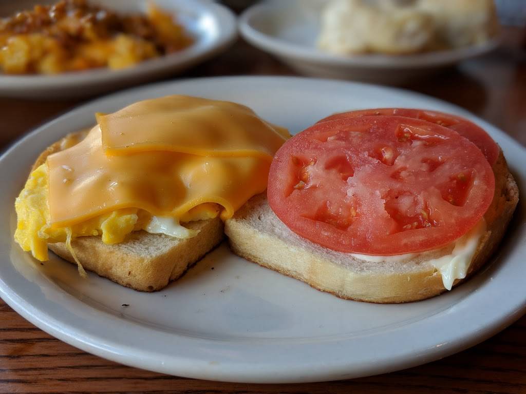 Cracker Barrel Old Country Store | restaurant | 13833 W Hillsborough Ave, Tampa, FL 33635, USA | 8138554200 OR +1 813-855-4200