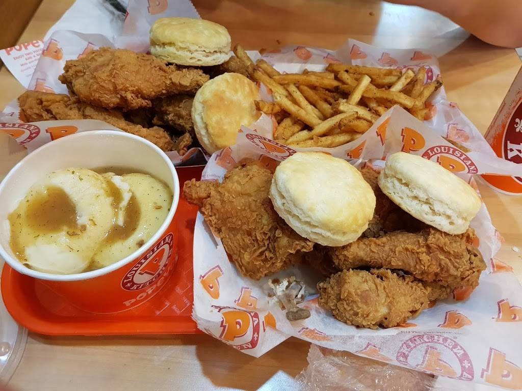 Popeyes Louisiana Kitchen | restaurant | 240 W 40th St, New York, NY 10018, USA | 2127647071 OR +1 212-764-7071