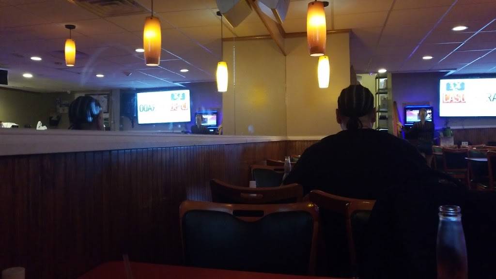 Las Vegas Restaurant & Bar | restaurant | 107 Shirley Ave, Revere, MA 02151, USA | 7812842430 OR +1 781-284-2430