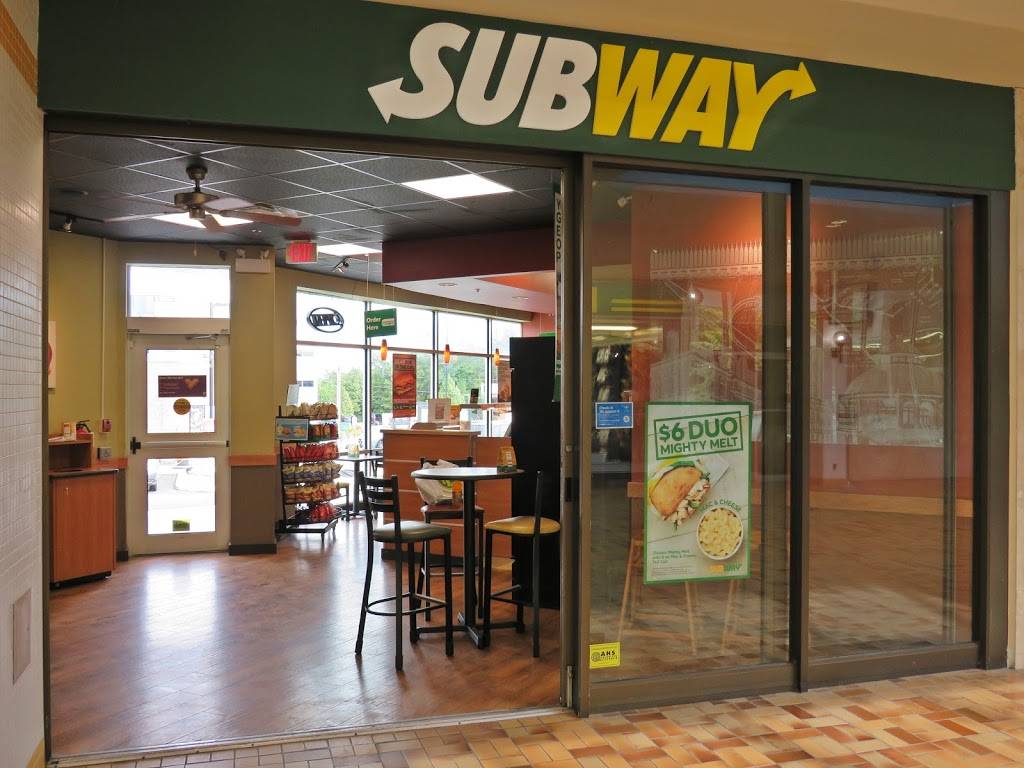 Subway | restaurant | Frederick Mall, 385 Frederick St Unit 22, Kitchener, ON N2H 2P2, Canada | 5195766465 OR +1 519-576-6465
