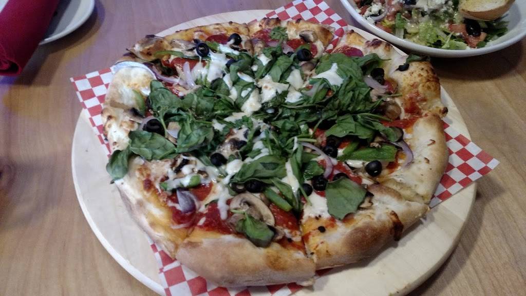 TIToS pizza & wings + bar | restaurant | 15980 S Rancho Sahuarita Blvd, Sahuarita, AZ 85629, USA | 5208380514 OR +1 520-838-0514