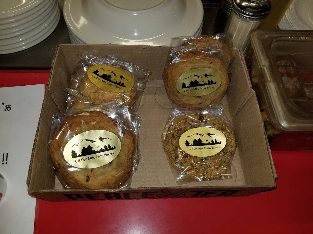 Antonios Greenfield Pizza & Grinders | meal takeaway | 201 Main St, Greenfield, MA 01301, USA | 4137737517 OR +1 413-773-7517