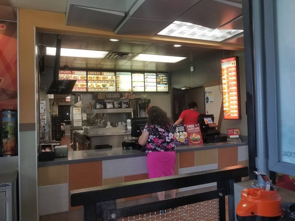 Jack in the Box | restaurant | 910 W Montgomery St, Willis, TX 77378, USA | 9368569779 OR +1 936-856-9779