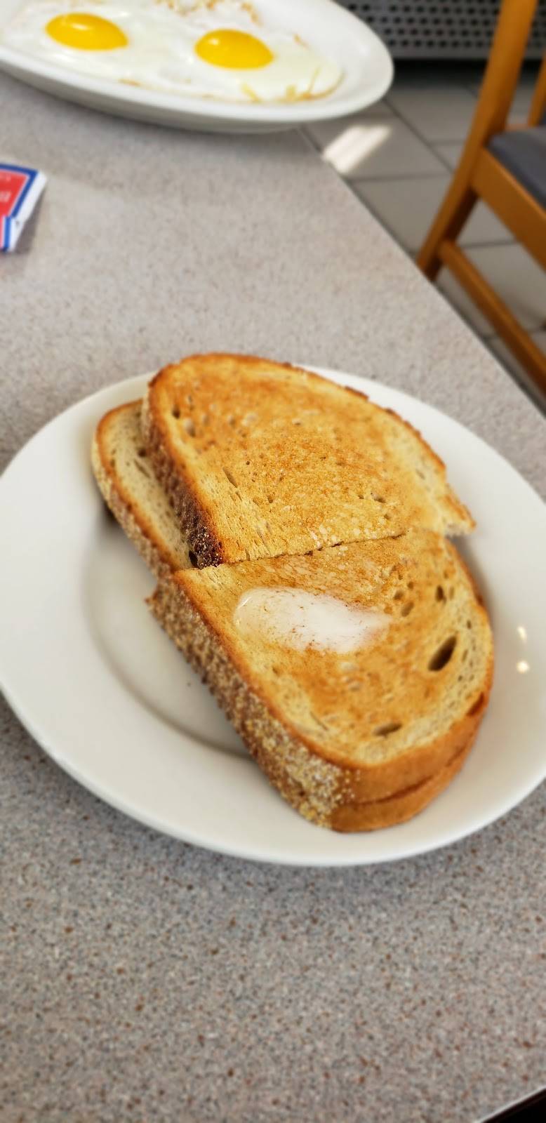 West Haven Duchess Dineraunt | restaurant | 706 Campbell Ave, West Haven, CT 06516, USA | 2039339128 OR +1 203-933-9128