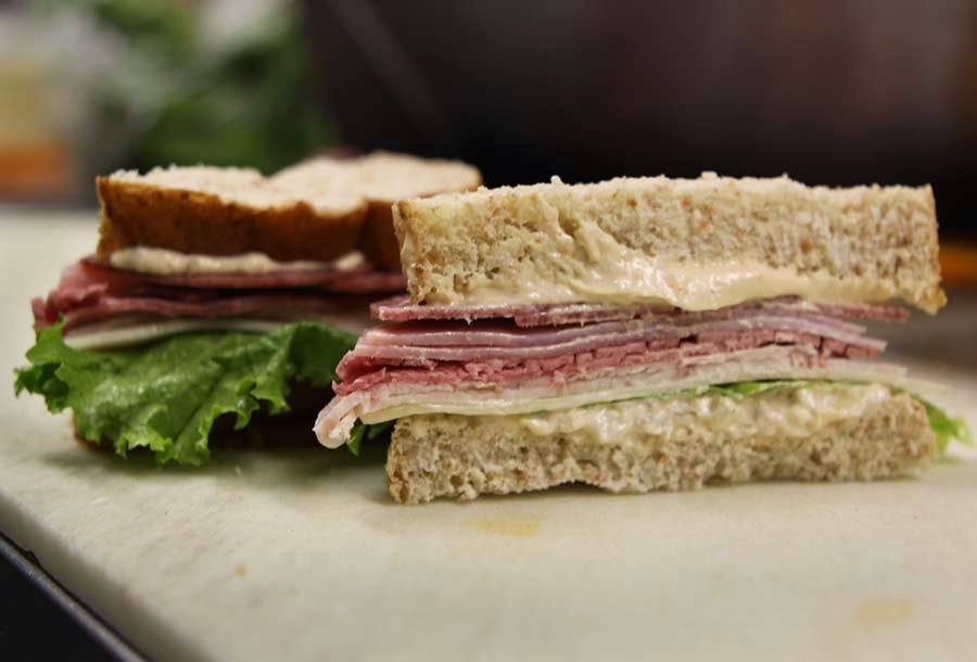 Gurneys Harbor Bottle Shop | restaurant | 215 E Main St, Harbor Springs, MI 49740, USA | 2315265472 OR +1 231-526-5472