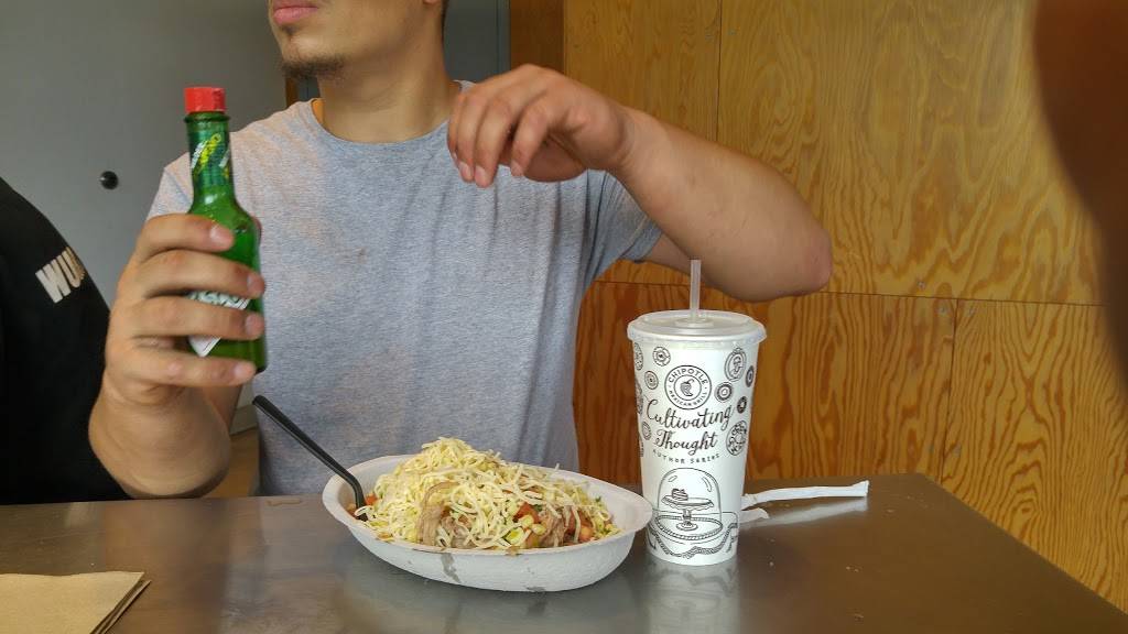 Chipotle Mexican Grill | restaurant | 3575 Berlin Turnpike Unit B, Newington, CT 06111, USA | 8606677094 OR +1 860-667-7094