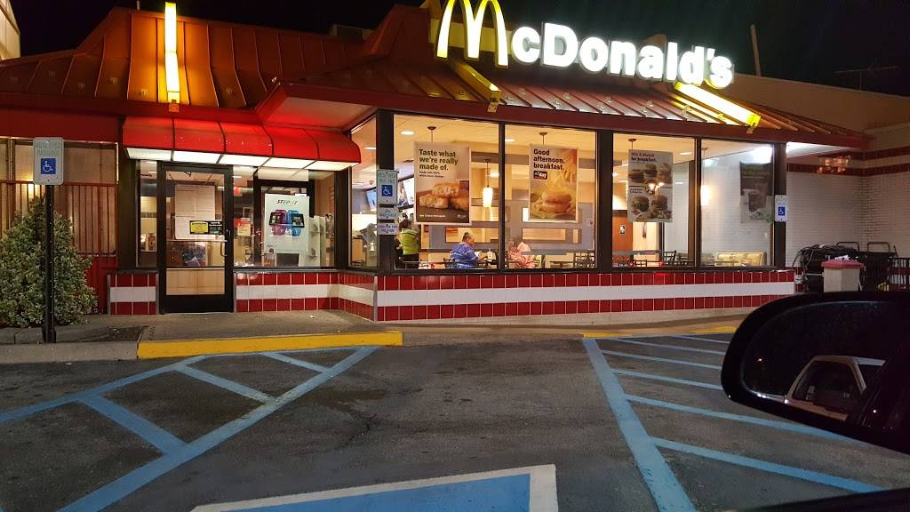McDonalds | cafe | 1401 Governors Pl, Bear, DE 19701, USA | 3028361308 OR +1 302-836-1308