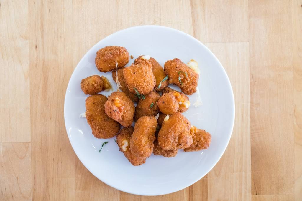 Candy Shack Daiquiris Cullen | restaurant | 8903 Cullen Blvd, Houston, TX 77051, USA | 3464062112 OR +1 346-406-2112