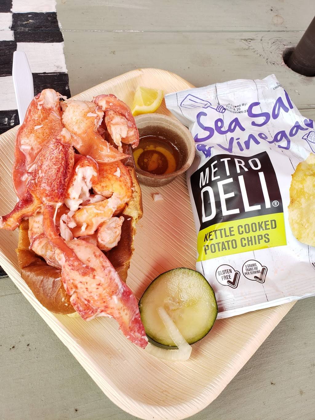 Joe Loves Lobster Rolls | restaurant | 3148 George II Hwy, Southport, NC 28461, USA | 9108453355 OR +1 910-845-3355