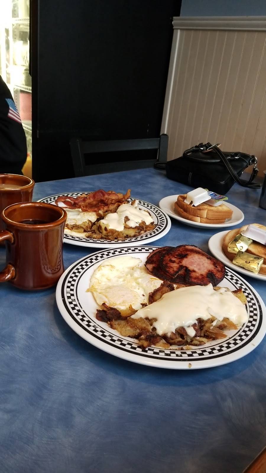 Tates Good Food Restaurant | restaurant | 8419 Torresdale Ave, Philadelphia, PA 19136, USA | 2153324774 OR +1 215-332-4774