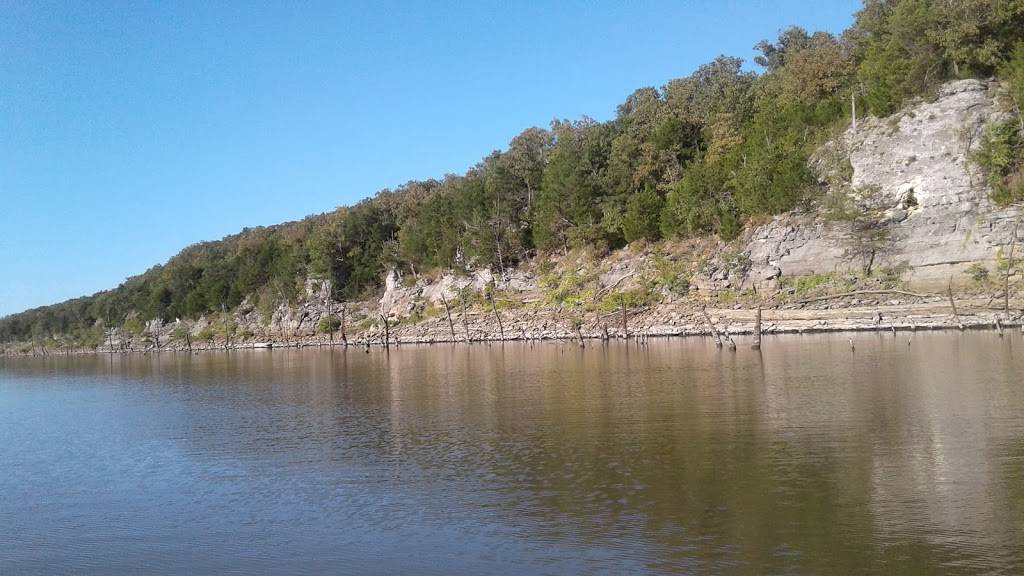 Bucksaw Resort & Marina | restaurant | 670 SE 803 Rd, Clinton, MO 64735, USA | 6604773900 OR +1 660-477-3900