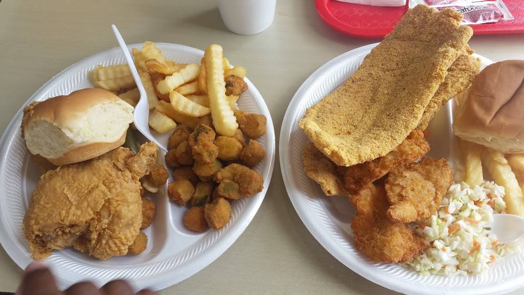 Lisas Chicken | restaurant | 1808 W Pioneer Pkwy, Arlington, TX 76013, USA | 8174621624 OR +1 817-462-1624