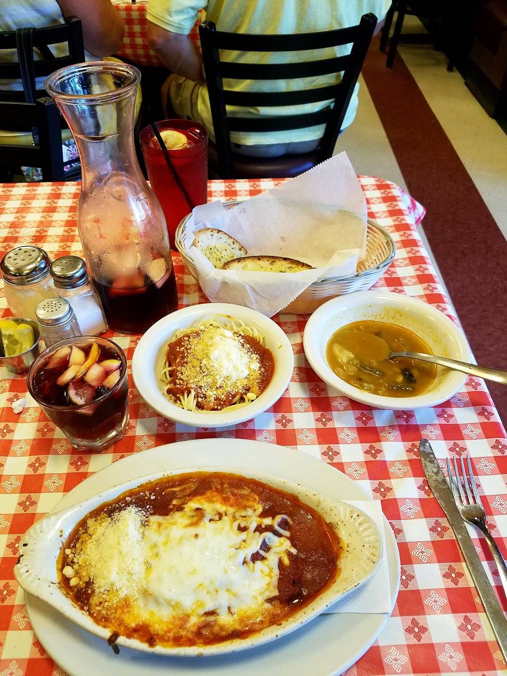 Giovannis Main Street Kitchen | restaurant | 221 W Main St, Wauchula, FL 33873, USA | 8637675300 OR +1 863-767-5300