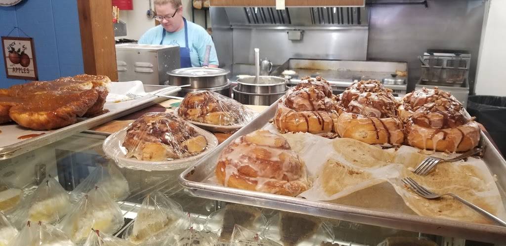 Bettys Pantry Restaurant & Catering | restaurant | 102 Main St E West, Ottertail, MN 56571, USA | 2183673088 OR +1 218-367-3088