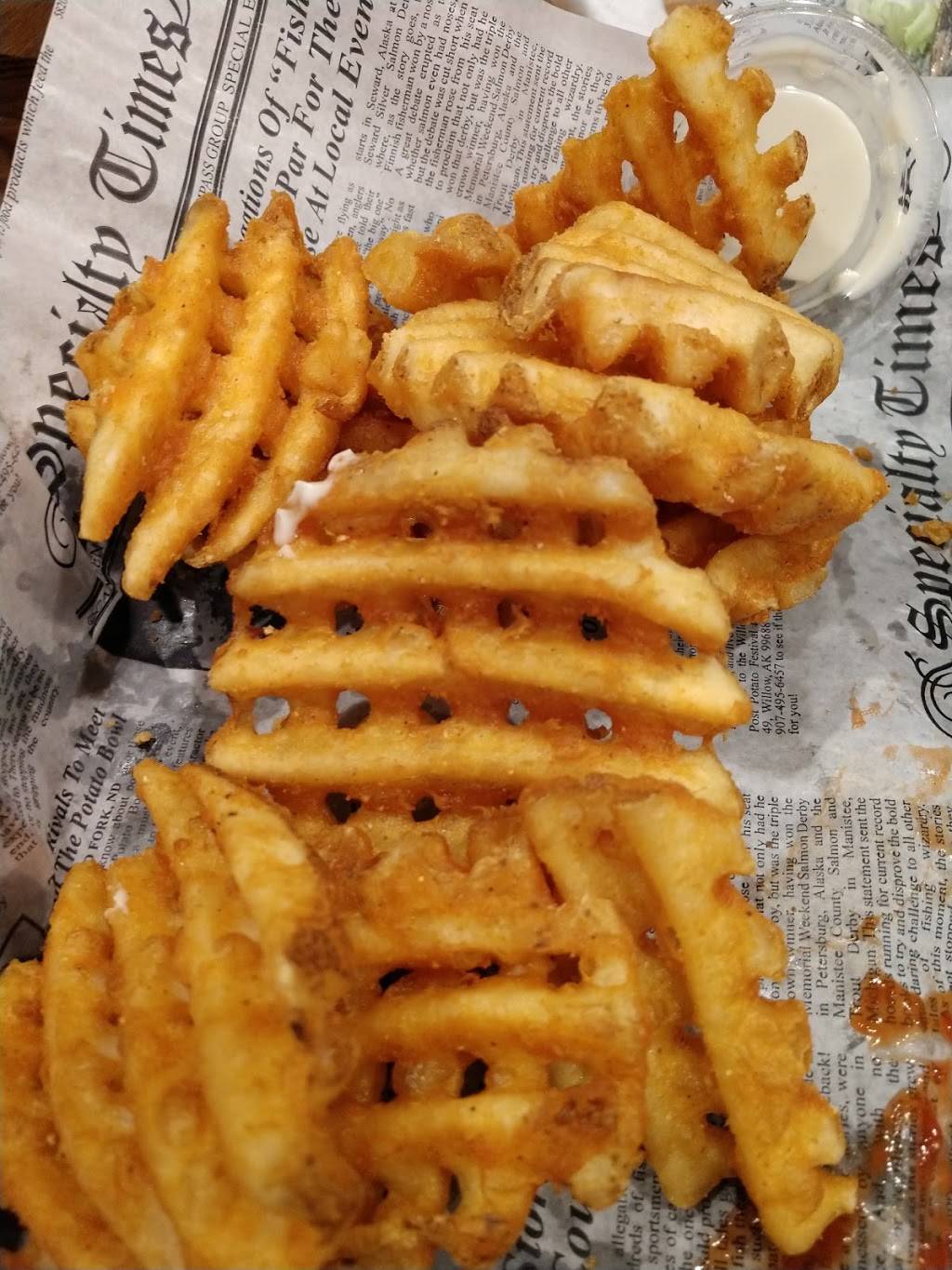 Solbergs Greenleaf Sports Bar & Grill | restaurant | 1340 Carpenter Ave, Iron Mountain, MI 49801, USA | 9067744600 OR +1 906-774-4600