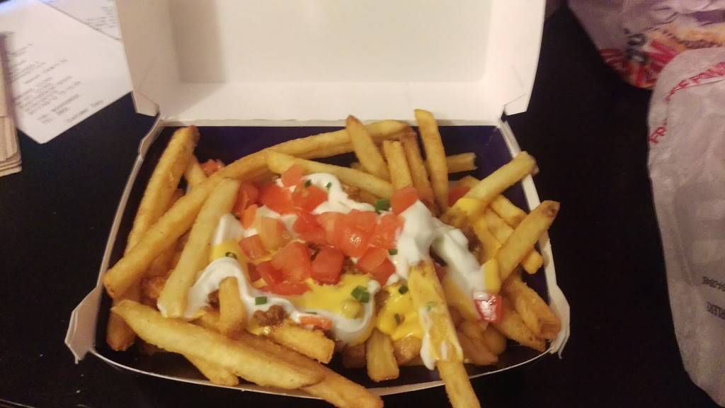 Taco Bell | meal takeaway | 6707 Tecumseh Rd E, Windsor, ON N8T 1E7, Canada | 5199483425 OR +1 519-948-3425