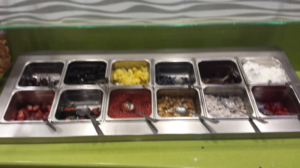 Menchies Frozen Yogurt | bakery | 4825 EP True Pkwy, West Des Moines, IA 50265, USA | 5152237800 OR +1 515-223-7800