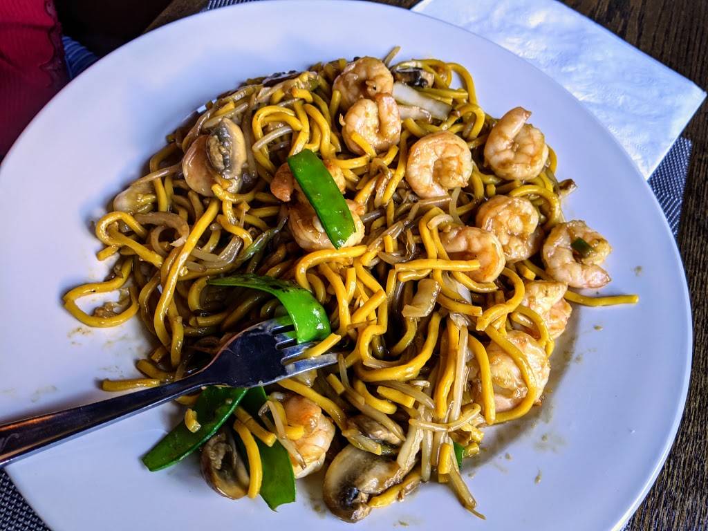 Red Sake | restaurant | 8410 Rea Rd Suite 100, Charlotte, NC 28277, USA | 9804981578 OR +1 980-498-1578