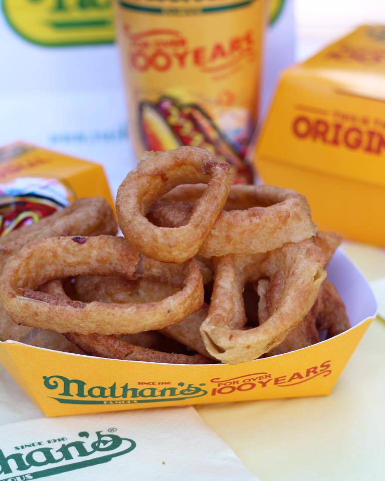 Nathans Famous | restaurant | 1500 Garrett Rd, Upper Darby, PA 19082, USA | 6106267717 OR +1 610-626-7717