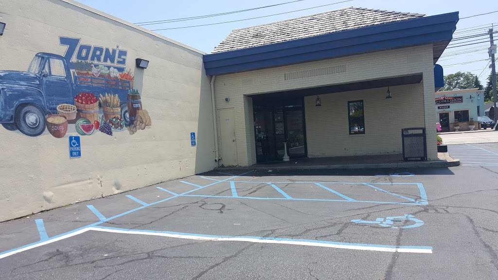 Zorns | restaurant | 2495 Merrick Rd, Bellmore, NY 11710, USA | 5168268000 OR +1 516-826-8000