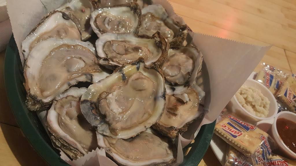 Clam Diggers Seafood | restaurant | 109 S Bridge St, Bedford, VA 24523, USA | 5405876727 OR +1 540-587-6727