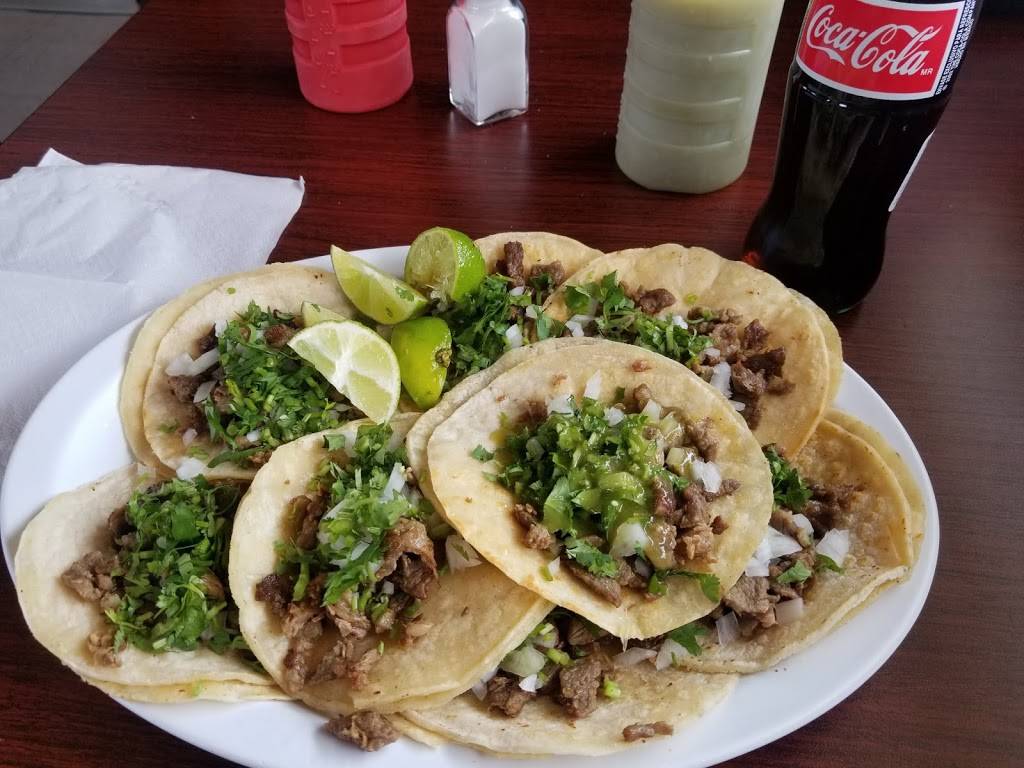 Antojitos Mexicanos El Charro | restaurant | 1717 4th Ave S, Denison, IA 51442, USA | 7122634878 OR +1 712-263-4878