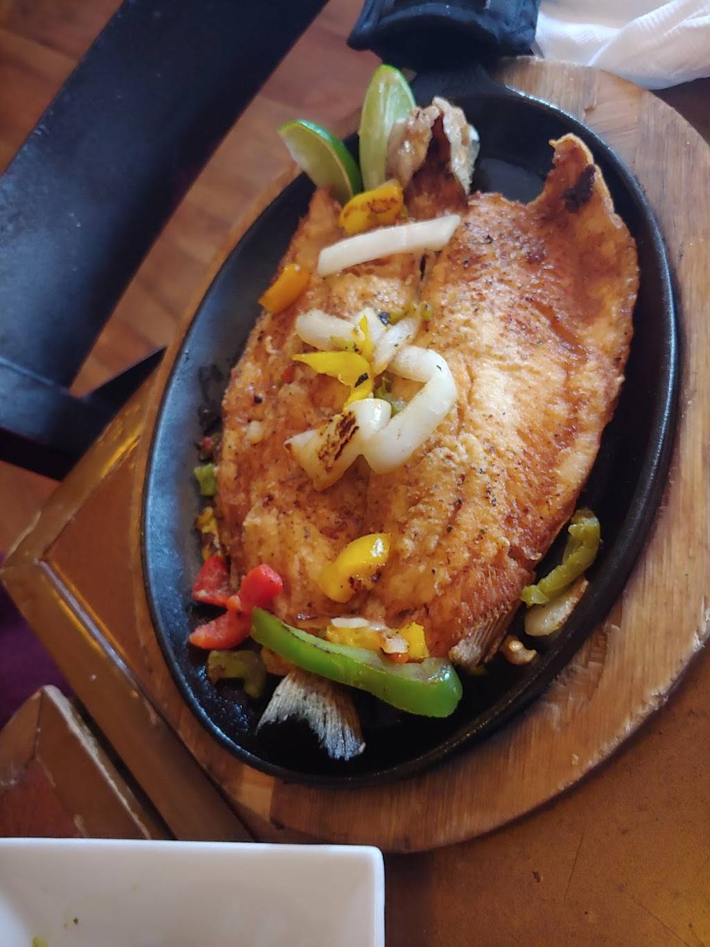 La Casona Restaurant | restaurant | 768 Broad St, Central Falls, RI 02863, USA | 4017270002 OR +1 401-727-0002