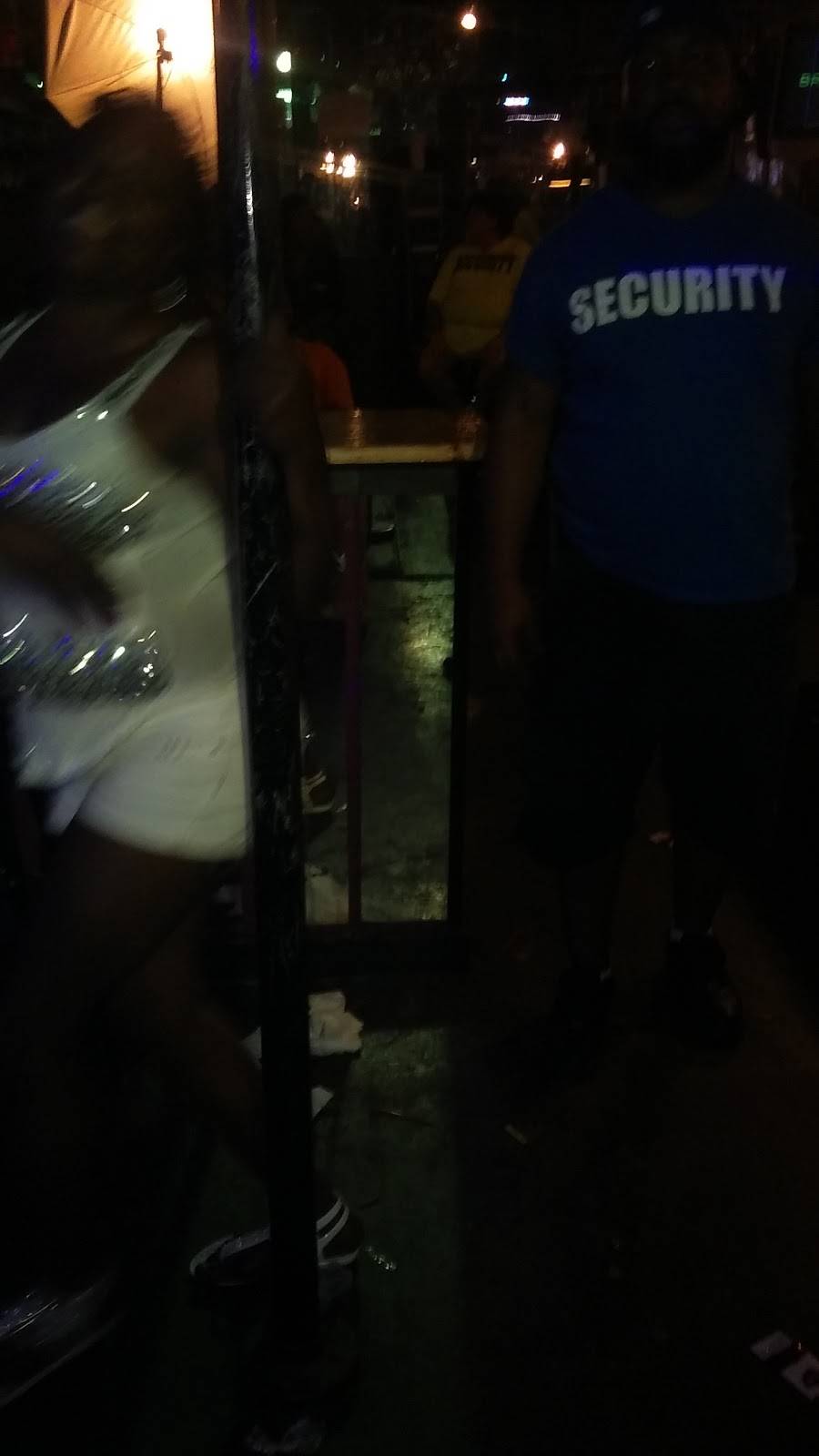 Brownstone Coffee Lounge & Liquor Bar | restaurant | 7733 Reading Rd, Cincinnati, OH 45237, USA | 5134851958 OR +1 513-485-1958