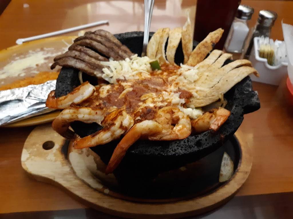 La Fiesta Bar & Grill | restaurant | 823 Wheeler St, Ames, IA 50010, USA | 5154505175 OR +1 515-450-5175