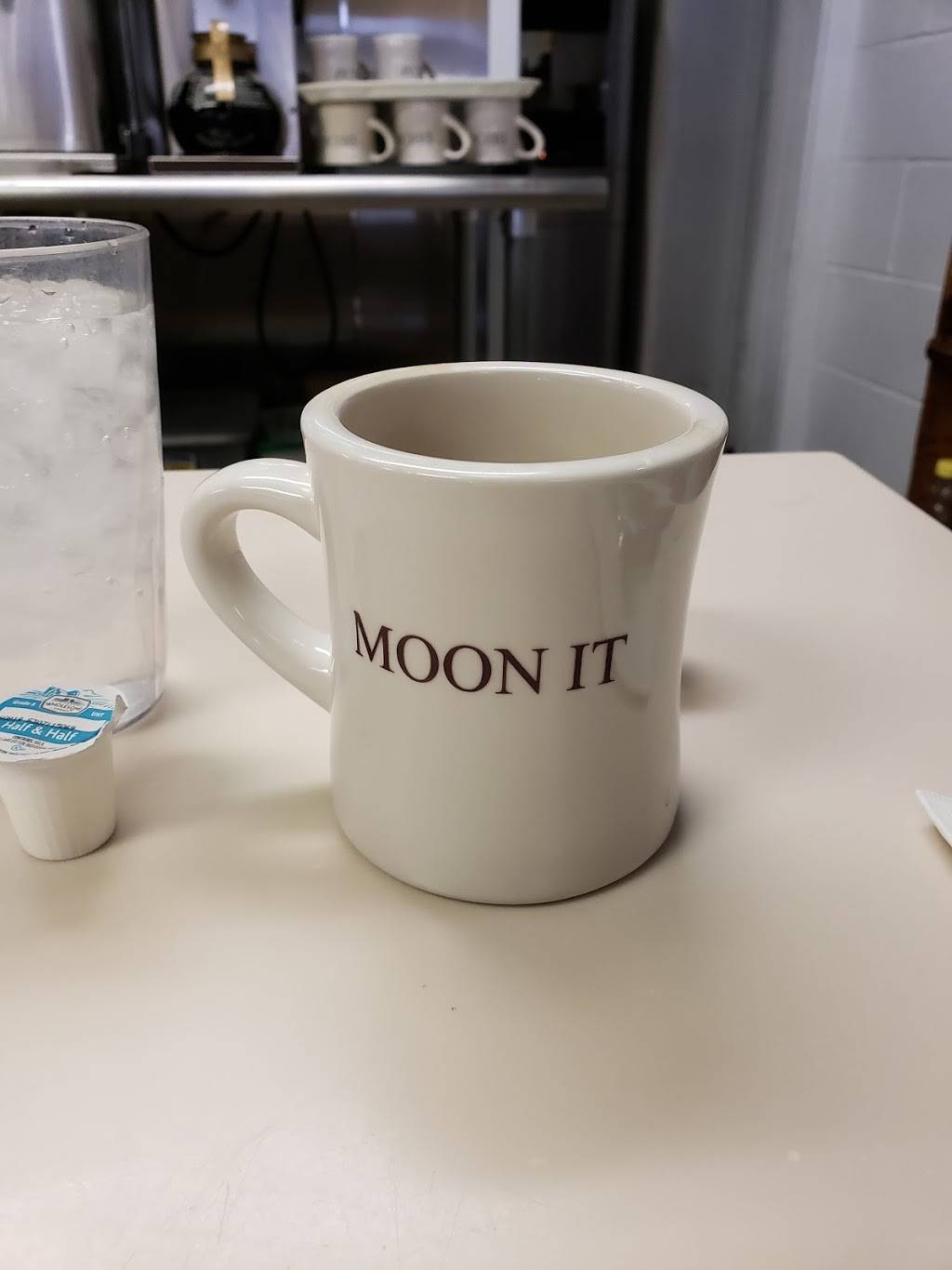 Skaets Steak Shop | restaurant | 2300 N Main St, Hutchinson, KS 67502, USA | 6206629845 OR +1 620-662-9845