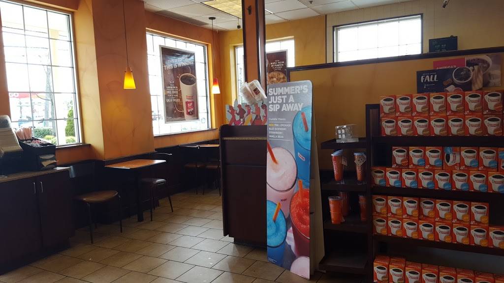 Dunkin Donuts | cafe | 1011 NY-109, Lindenhurst, NY 11757, USA | 6312255324 OR +1 631-225-5324