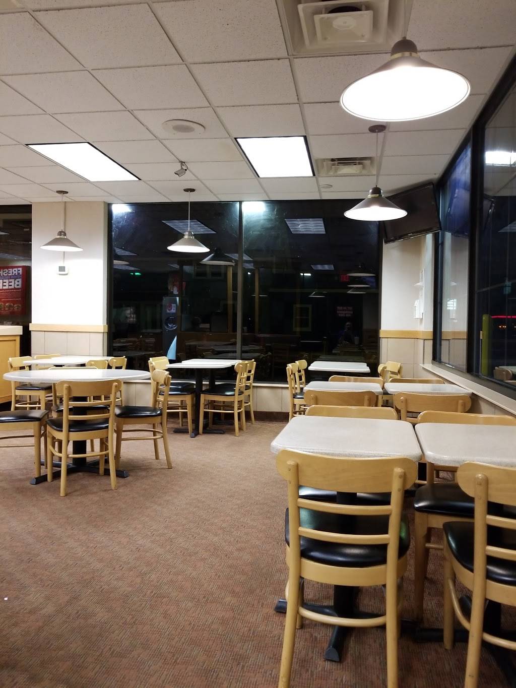 Wendys | restaurant | 131 Genesee St, Oneida, NY 13421, USA | 3153632212 OR +1 315-363-2212