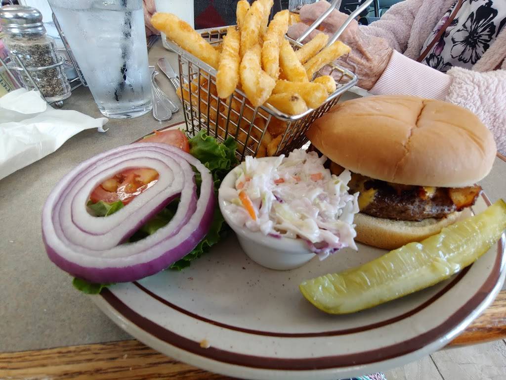 Tasty Cafe | restaurant | 209 E Le Claire Rd, Eldridge, IA 52748, USA | 5632239537 OR +1 563-223-9537