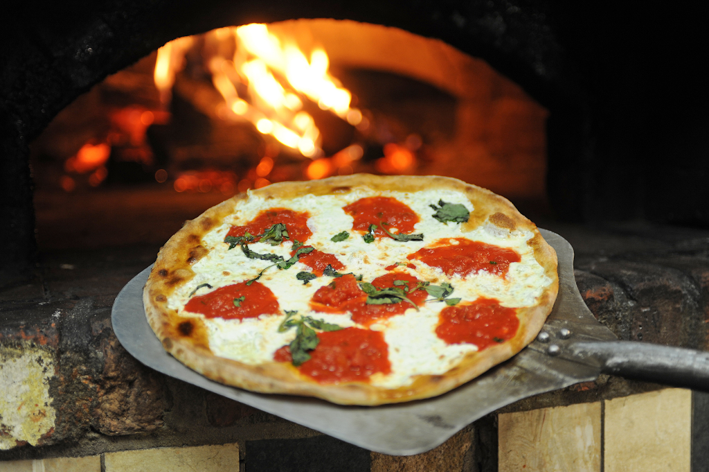 Mamma Lucianas | restaurant | 15-11 College Point Blvd, College Point, NY 11356, USA | 7184456262 OR +1 718-445-6262