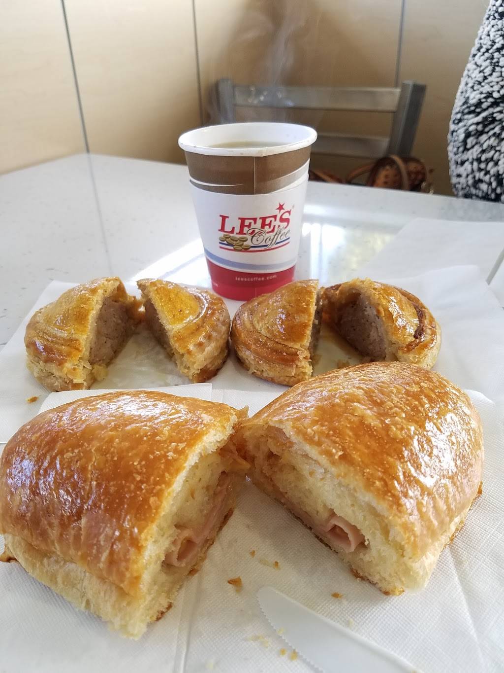 Lee’s Sandwiches | restaurant | 1228 S Magnolia Ave, Anaheim, CA 92804, USA | 7147236758 OR +1 714-723-6758