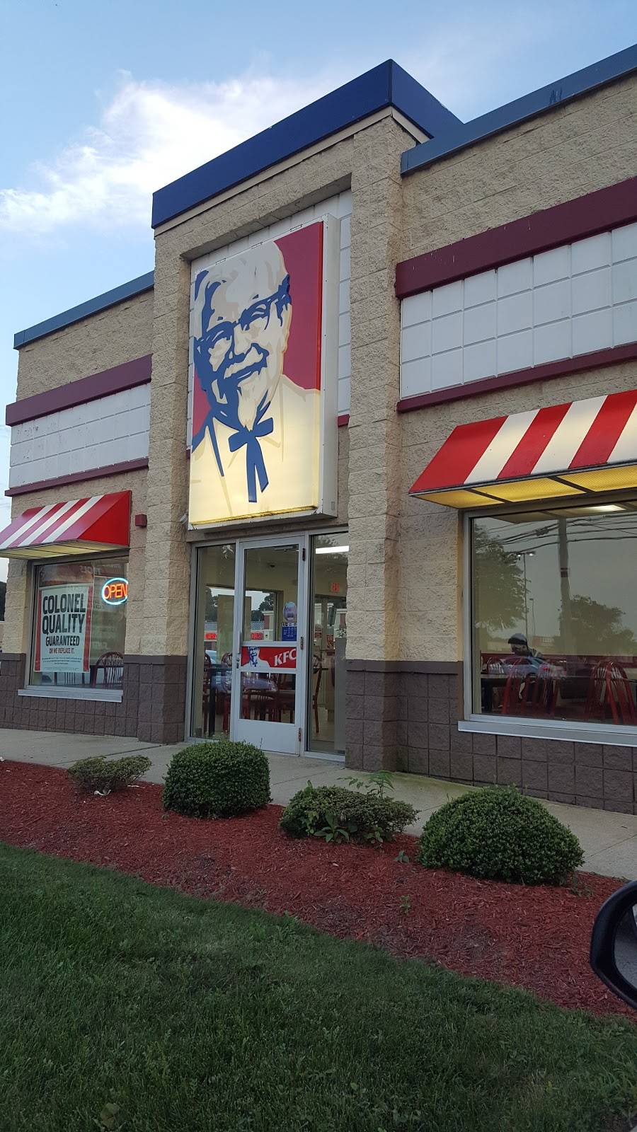 KFC | restaurant | 1990 Middle Country Rd, Centereach, NY 11720, USA | 6314679291 OR +1 631-467-9291