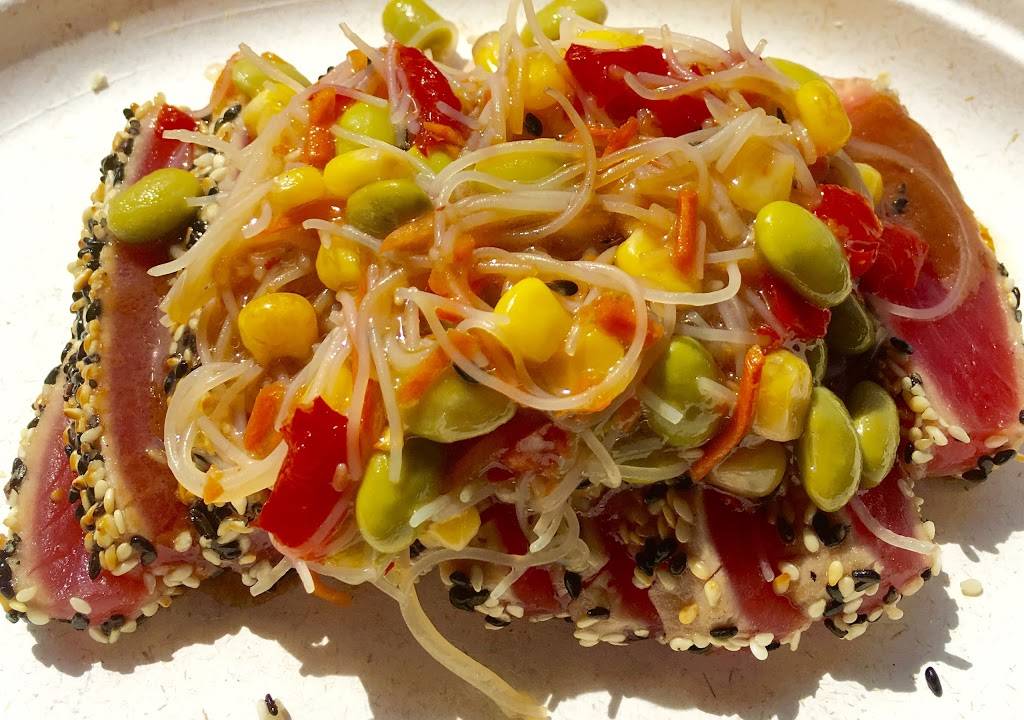 Fishbones Bar & Grille | restaurant | 12 Circuit Avenue Extension, Oak Bluffs, MA 02557, USA | 5086968227 OR +1 508-696-8227