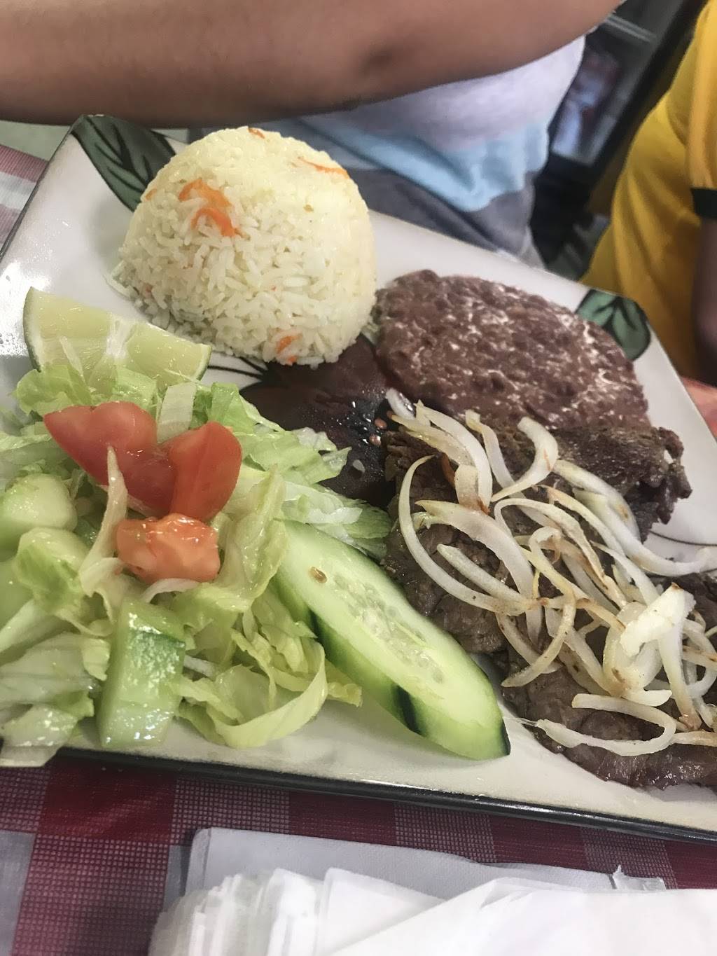 Dora’s Pupuseria | restaurant | 1802 Orange Ave, Fort Pierce, FL 34950, USA | 7726721745 OR +1 772-672-1745