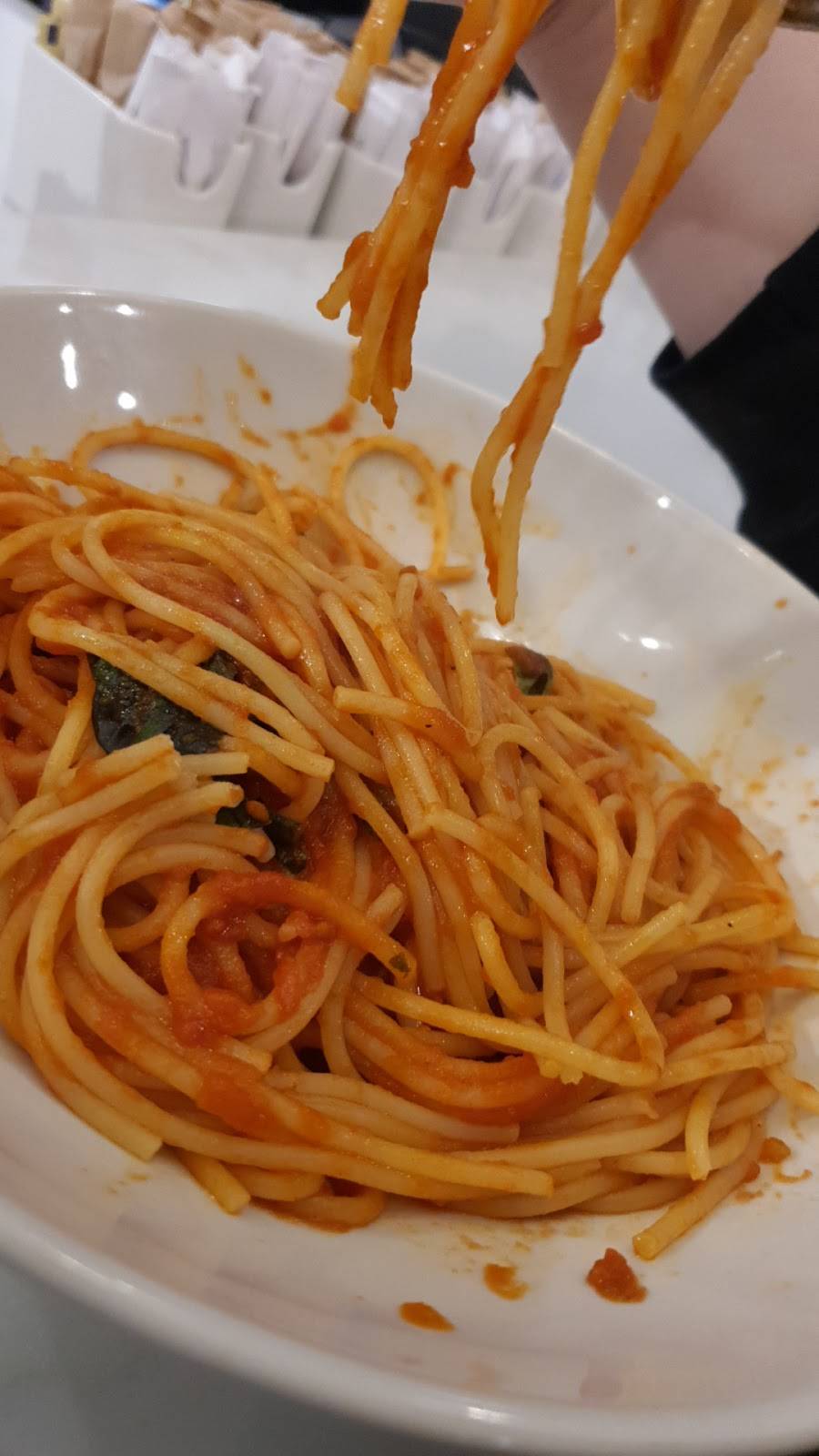 Vivo Pizza + Pasta | restaurant | 1832 Bloor St W, Toronto, ON M6R 2Z3, Canada | 4166047477 OR +1 416-604-7477