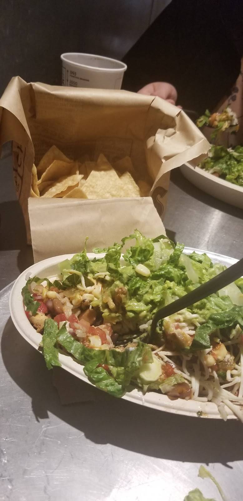 Chipotle Mexican Grill | restaurant | 1849 Green Bay Rd Ste 159, Highland Park, IL 60035, USA | 8474336453 OR +1 847-433-6453