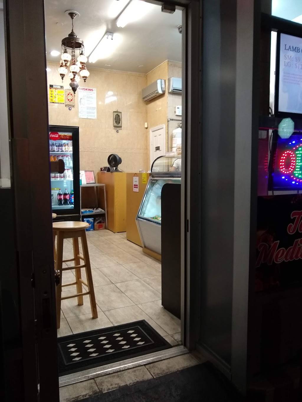 Flame Gyro | restaurant | 2701 Church Ave, Brooklyn, NY 11226, USA | 3476633333 OR +1 347-663-3333