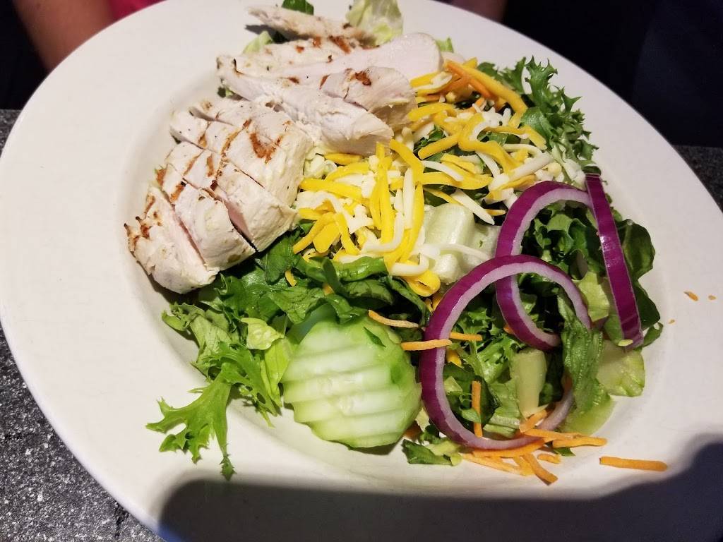 Huots Seafood Restaurant | restaurant | 29 Eastern Avenue, Camp Ellis Beach, Saco, ME 04072, USA | 2072821642 OR +1 207-282-1642